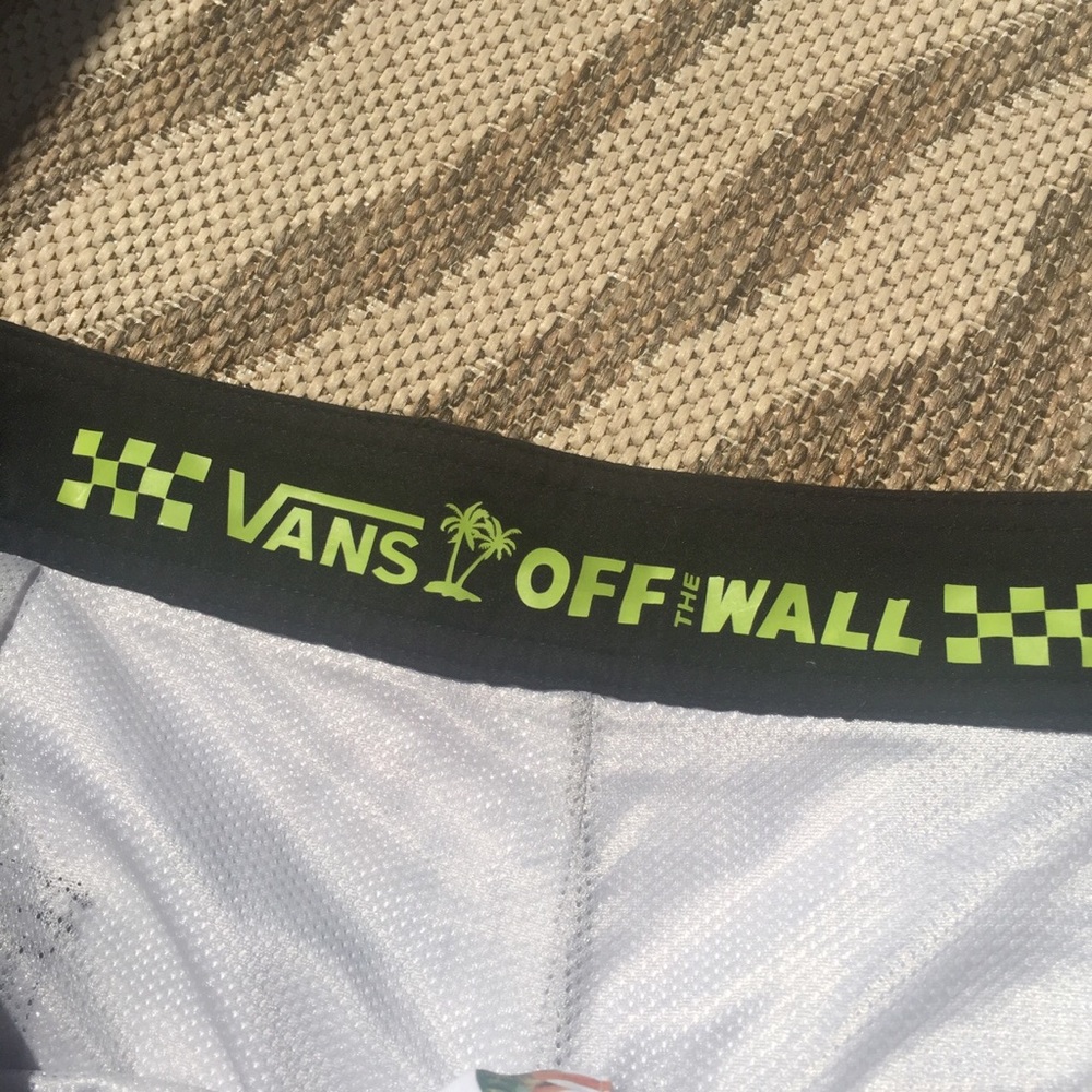 Men’s VANS Swim Trunks - Picture 3 of 6